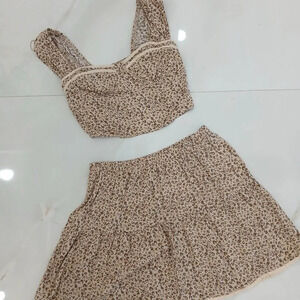 2 PEICE SET leopard print size small crop top & skirt